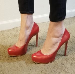 Pour La Victoire - Irina, Deep Red Pearlized Pumps